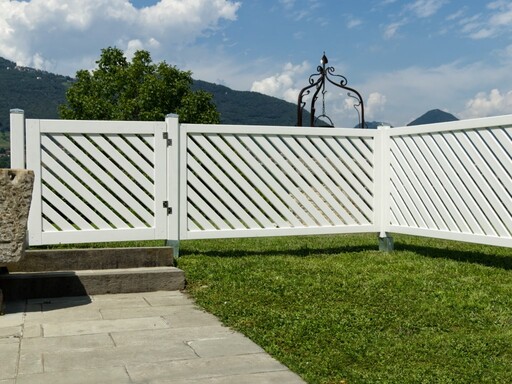 Steccati, Grigliati, Fioriere e Bordure: Steccati, Grigliati, Fioriere e Bordure - Losa Esterni da Vivere Steccati, Grigliati, Fioriere e Bordure: Steccati, Grigliati, Fioriere e Bordure - Losa Esterni da Vivere